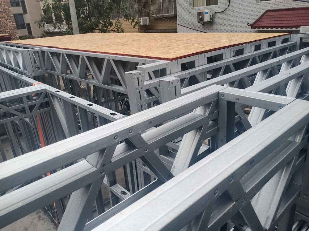 輕鋼別墅正在搭建地下室 輕鋼別墅正在搭建地下室